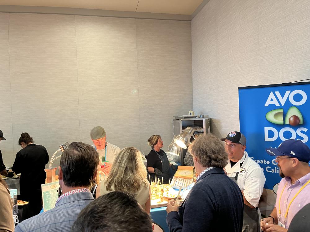 During the Sunday evening reception, a crowd gathered around the Commission’s table to reach the featured California avocado menu items and speak with the CAC team.