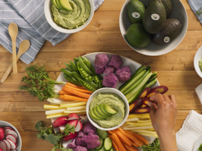 CAC featured a summer-friendly California Avocado Dip with Roasted Fennel White Beans recipe as part of its consumer advertising campaign.